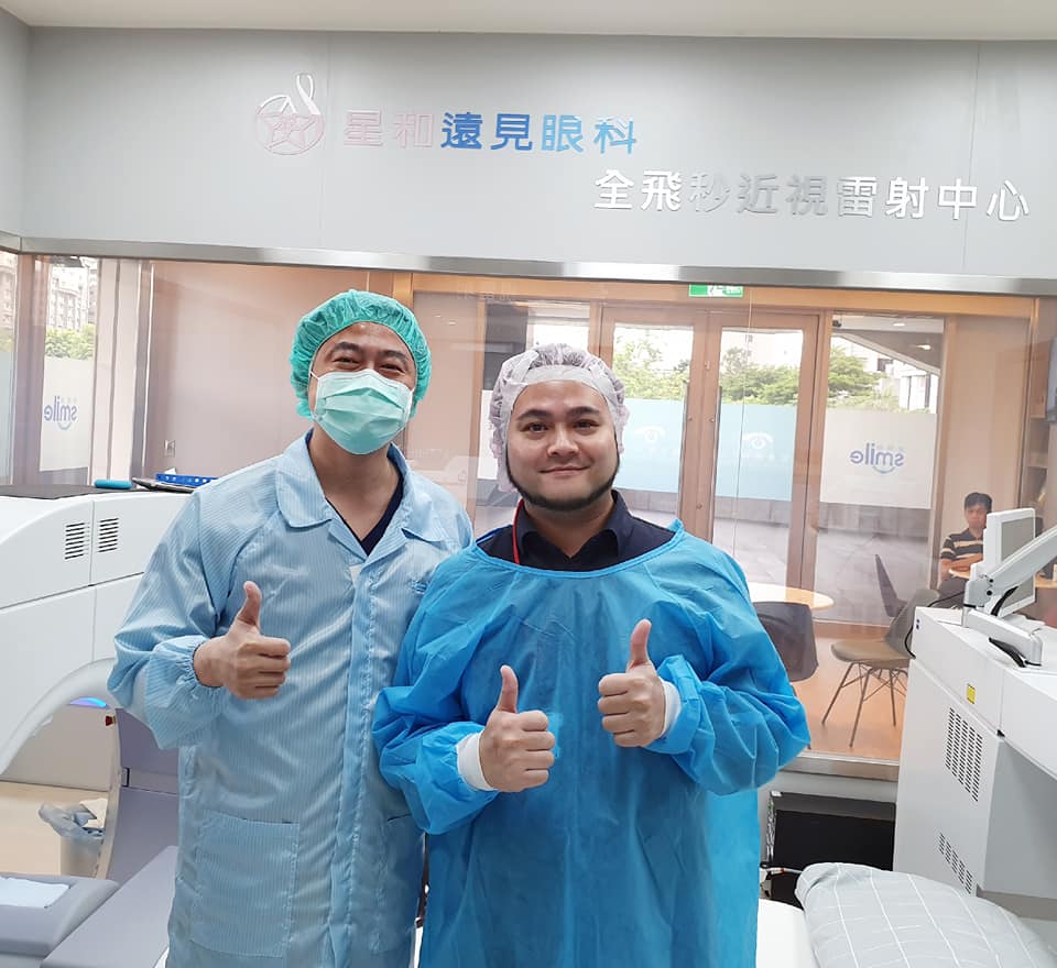 貝殼放大執行長林大涵，手術隔天視力到 0.9、兩天後到了 1.2、一週後上場打棒球連球的旋轉都看得清清楚楚，至今也沒有任何眼睛乾澀或夜間眩光的問題。SMILE全飛秒近視雷射術後分享、SMILE pro全飛秒近視雷射術後分享、SMILE pro、visumax 800