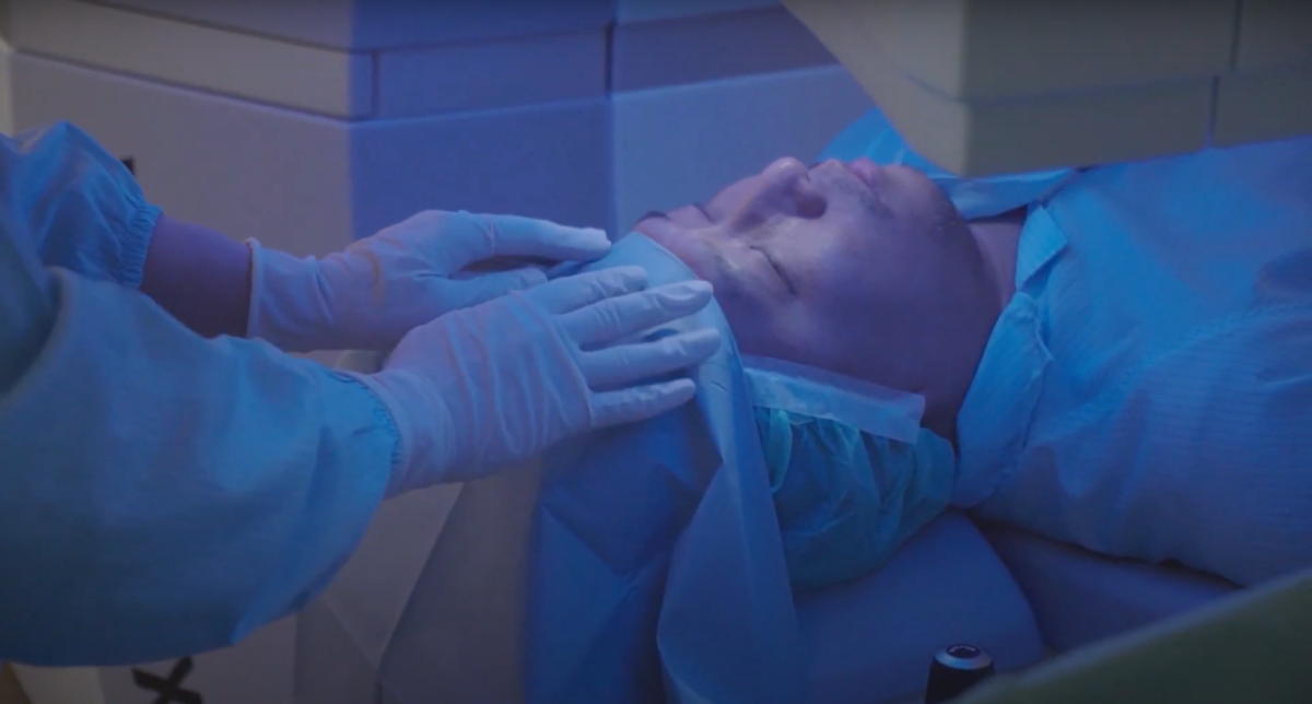 去年認識到張聰麒醫師,他帶給我很進步的一些科技發展,特別是我這次要做的SMILE全飛秒近視雷射項目,包含張聰麒醫師本人和身邊很多朋友也都做了全飛秒近視雷射,我覺得這讓我更安心。SMILE全飛秒近視雷射術後分享、SMILE pro全飛秒近視雷射術後分享、SMILE pro、visumax 800